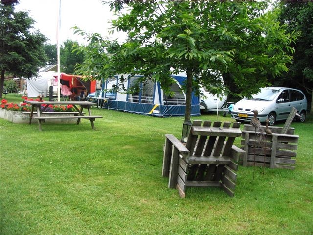 mINICAMPING aCHTER DE hOVEN IN nOORDLAREN, BOERENCAMPING IN gRONINGEN