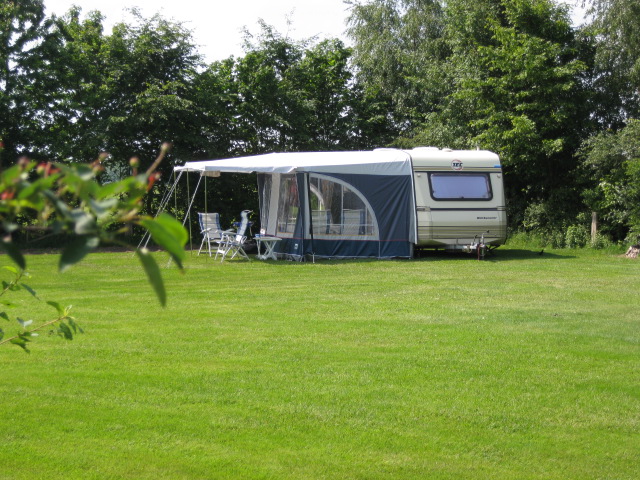 mINICAMPING dE bERNARDSHOEVE IN vRIEZENVEEN, oVERIJSSEL
