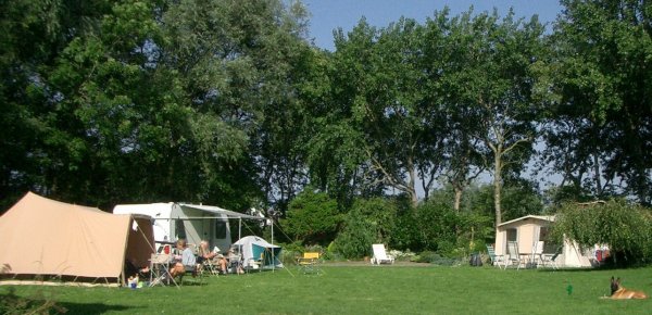 Minicamping Uit den Haak in Schagerbrug, boerderijcamping in Noord-Holland