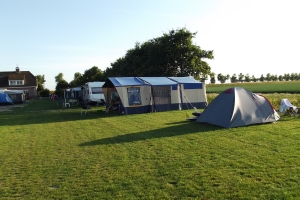 minicamping De Bonte Koe in Kortgene, Boerderijcamping in Zeeland.