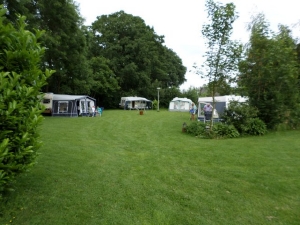 Zeer ruime plaatsen op Minicamping Valkenberg in Castenray