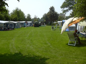 overzciht boerdrijcamping De Bom in EibergenBam 