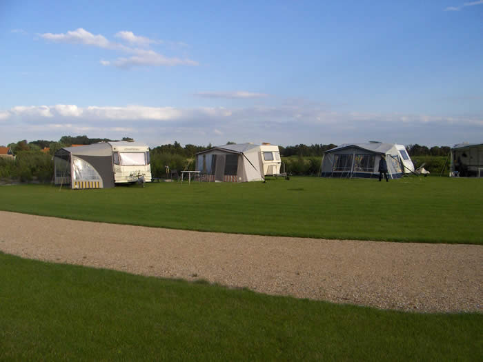 Minicamping 't Aardbeitje in Serooskerke, boerencamping in Zeeland