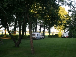 Minicamping Charleston in Nieuwolda, boerderijcamping Groningen