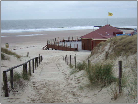 Strand bij minicamping 't Hof Welkom in Cadzand, provincie Zeeland