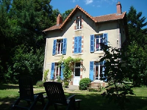 Minicamping Château la Perche in Buxières sous Montaigut, Boerencamping in de Auvergne 