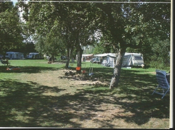 Kamperen bij de boer in Tsjechië op boerderijcamping Žebrákov